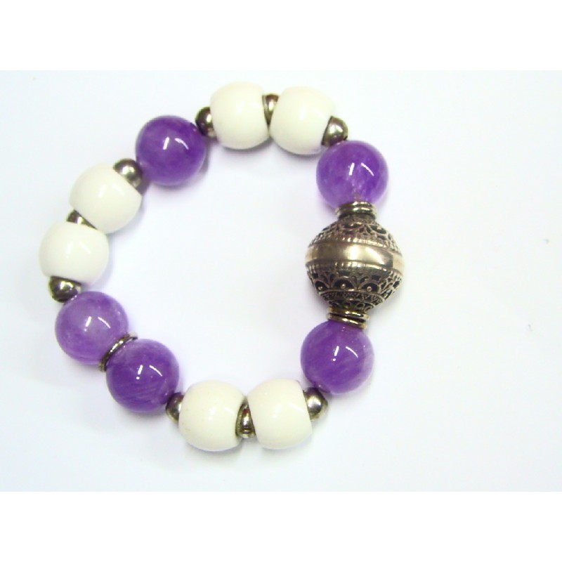Pulsera con ágatas blancas ,amatistas y piezas de plata 2/501