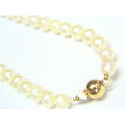 Collar de perlas con cierre de oro 65C/9