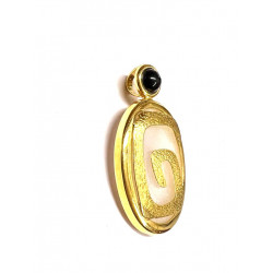 Colgante oro con nácar