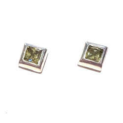 Pendientes de plata cuadadrados con  piedra natural verde y cierre de presión.