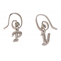 Inicial pequeña de plata